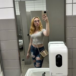 Meet your Posher, Ayana